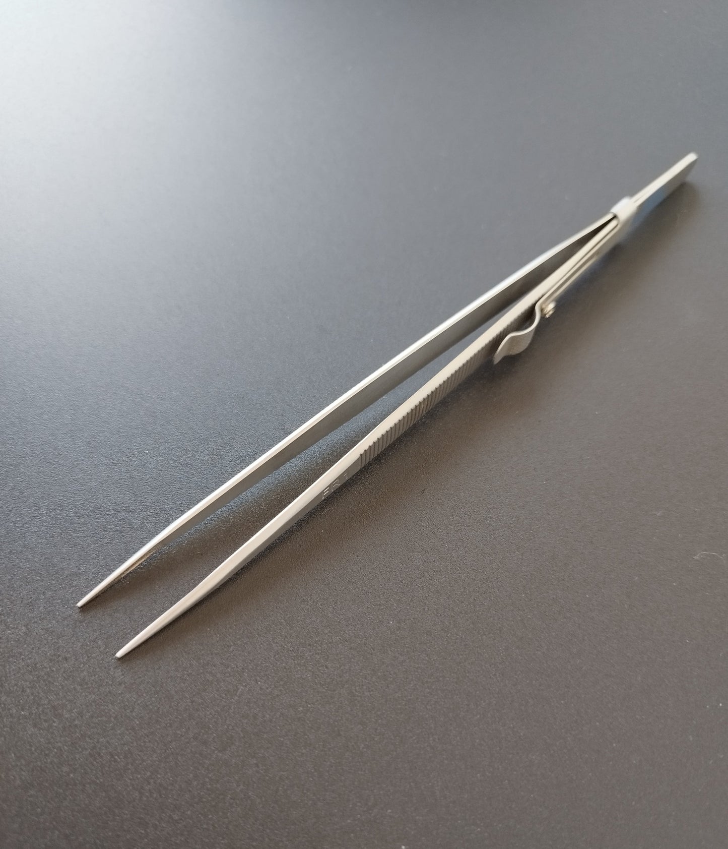 Diamond tweezer (16 * 0,8 cm)